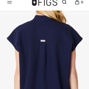 Rafaela Oversized Scrub Top brand new size xs. Ordered was but to small for me